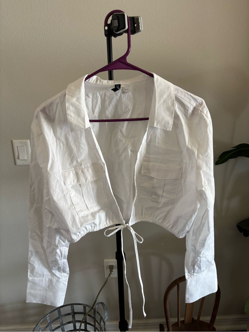 H&M White Cropped Tie-Front Button Shirt
